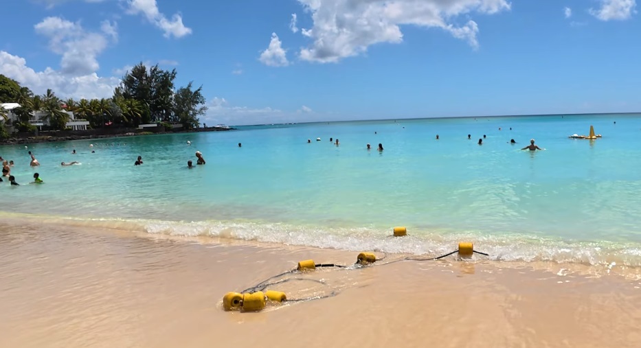 Baie Du Tombeau Beach
