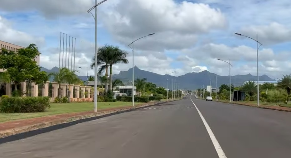 Baie du Tombeau Village