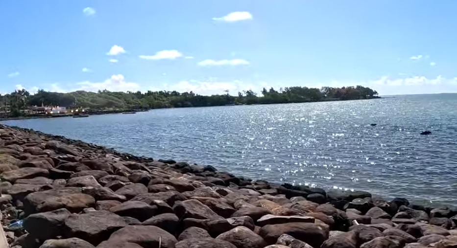 Poudre D'or Public Beach